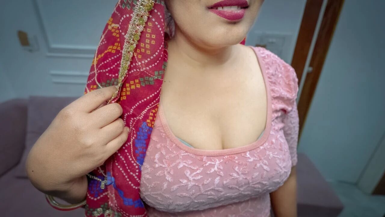 Stepmom Facial- Desi haryanvi stepmom gets cum on face(facial) by her stepson when she were in periods.
