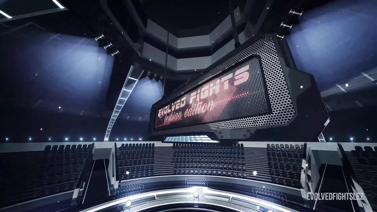 Agatha Delicious takes on Carmen Valentina - Two Titans Battle