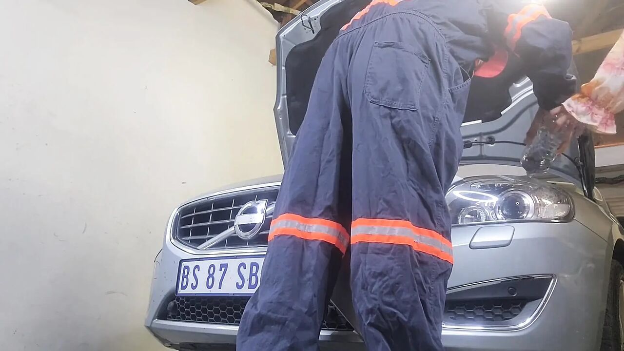 Could Nt Pay the Mechanic so I Offered Him Some Pussy