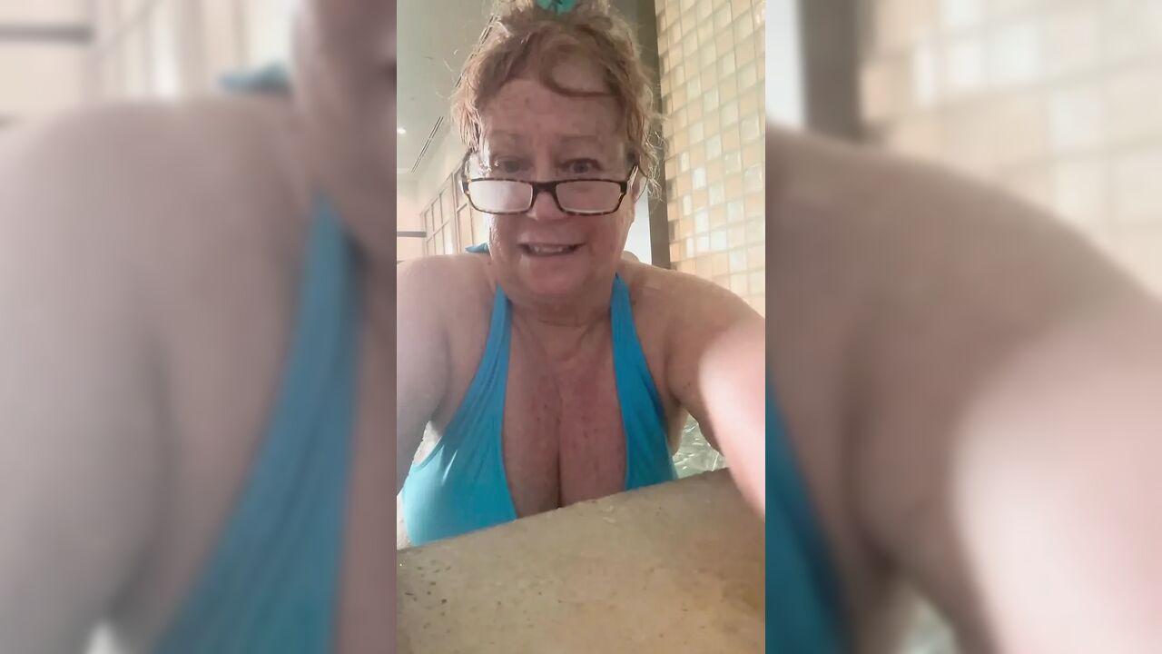 Hot Tub Naughty, Titty, Play