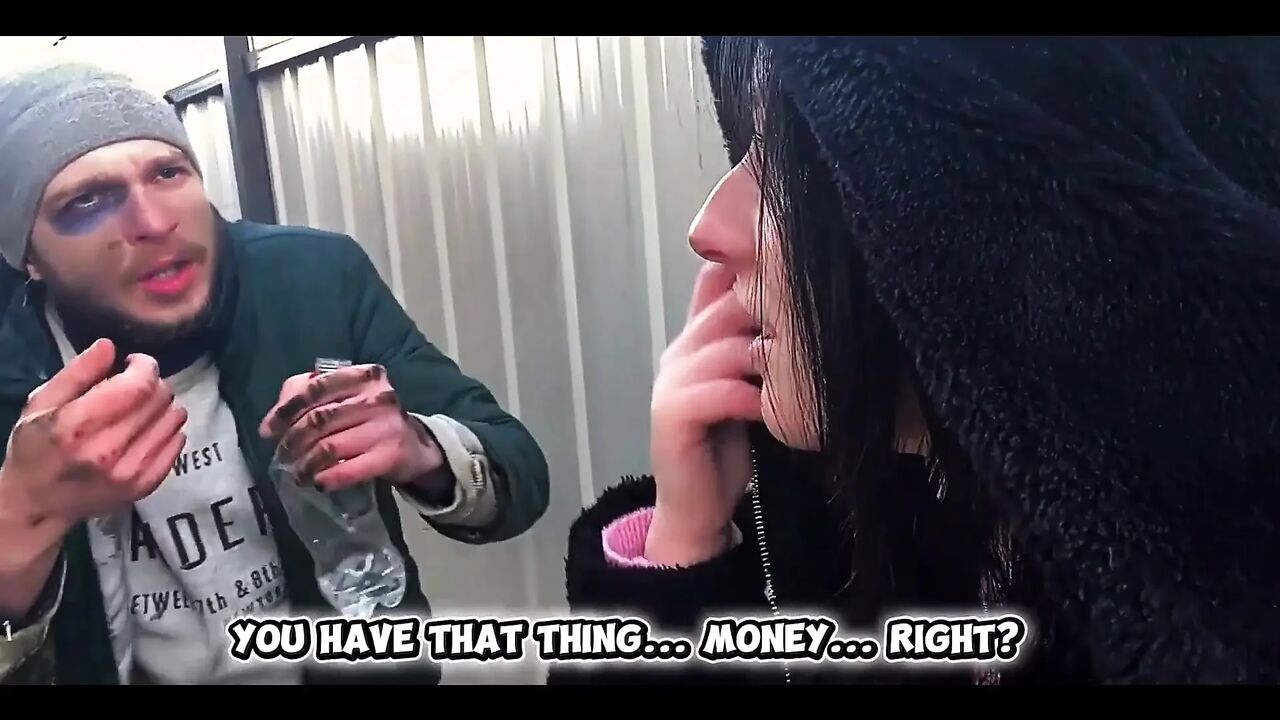 Girl Blogger Fucks a Man for Likes