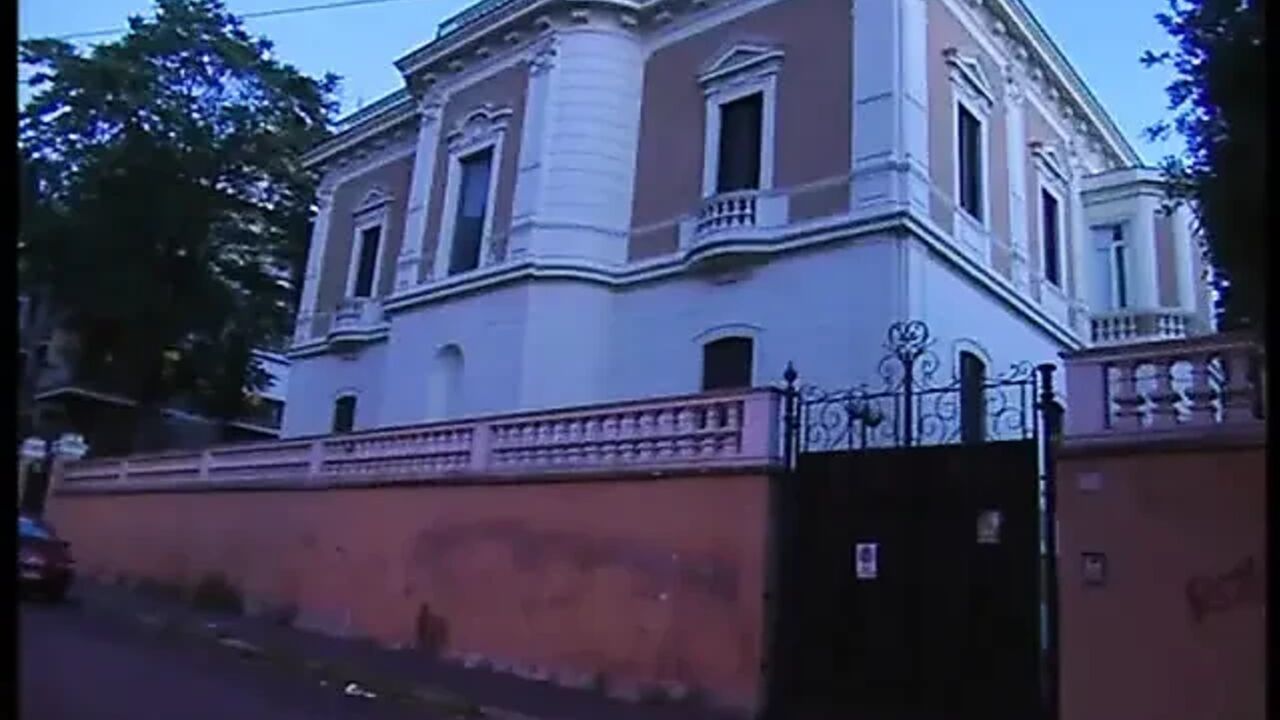 Finance Man Fucks Her Wife