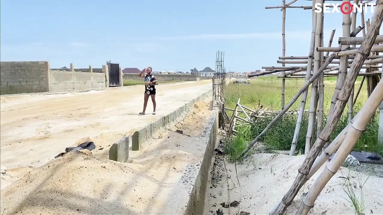 I Fucked Real Estate Agent in an Uncompleted Building