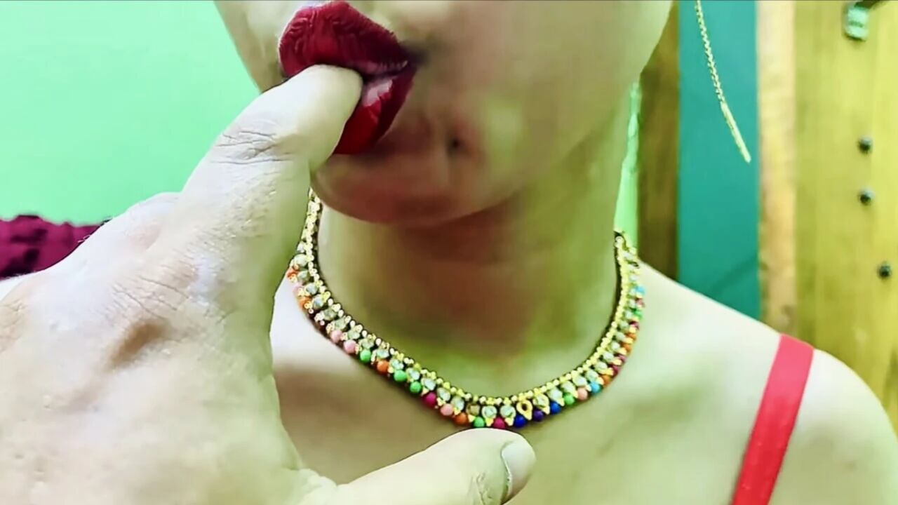 Aunty your so hot , when seeing you makes me lose my mind