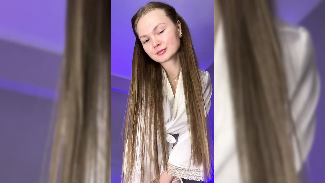NickiLike video