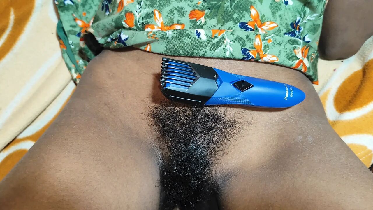 Fucked my step sister's pussy with a trimmer first time