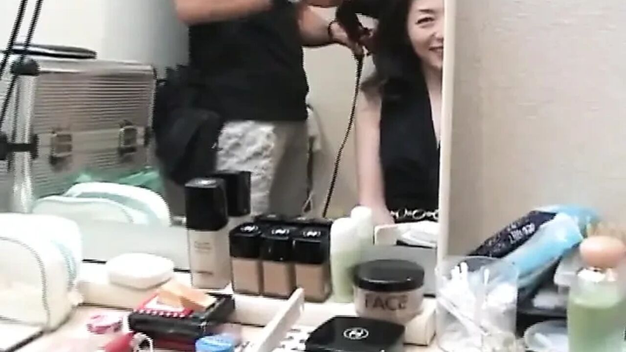 Japanese MILF Love Playing with Toys