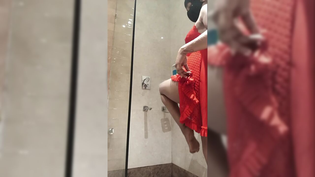 Hot Video Of Bhabhi Taking Bath