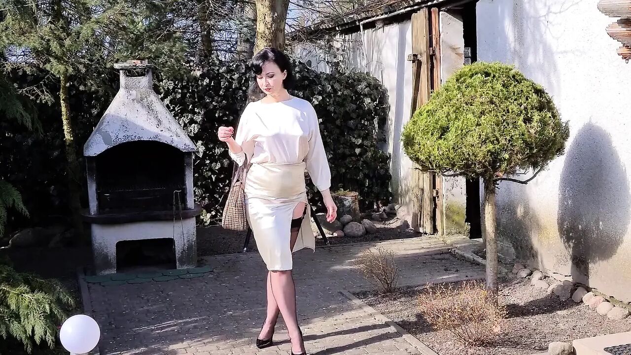 Wanilianna is teasing you in a garden. The spring is everywhere around, flowers are in bloom and her dildo needs to be used