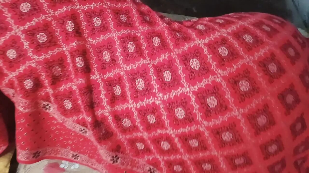 I Secretly Fucked My Stepmommy by Lifting Her Leg and Very Gently, She Didn't Even Know That All the Liquid of My Cock Went