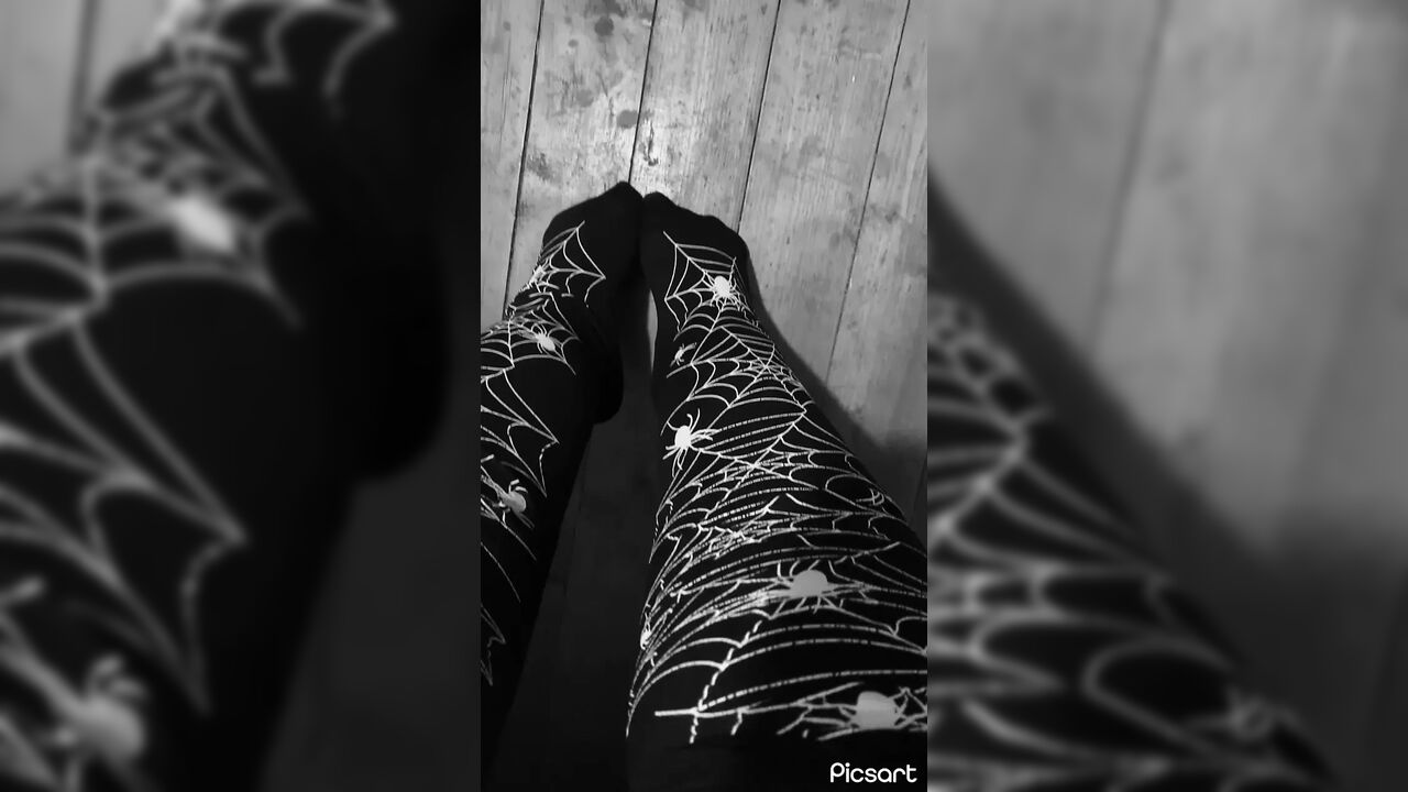 I know that you want me in black socks