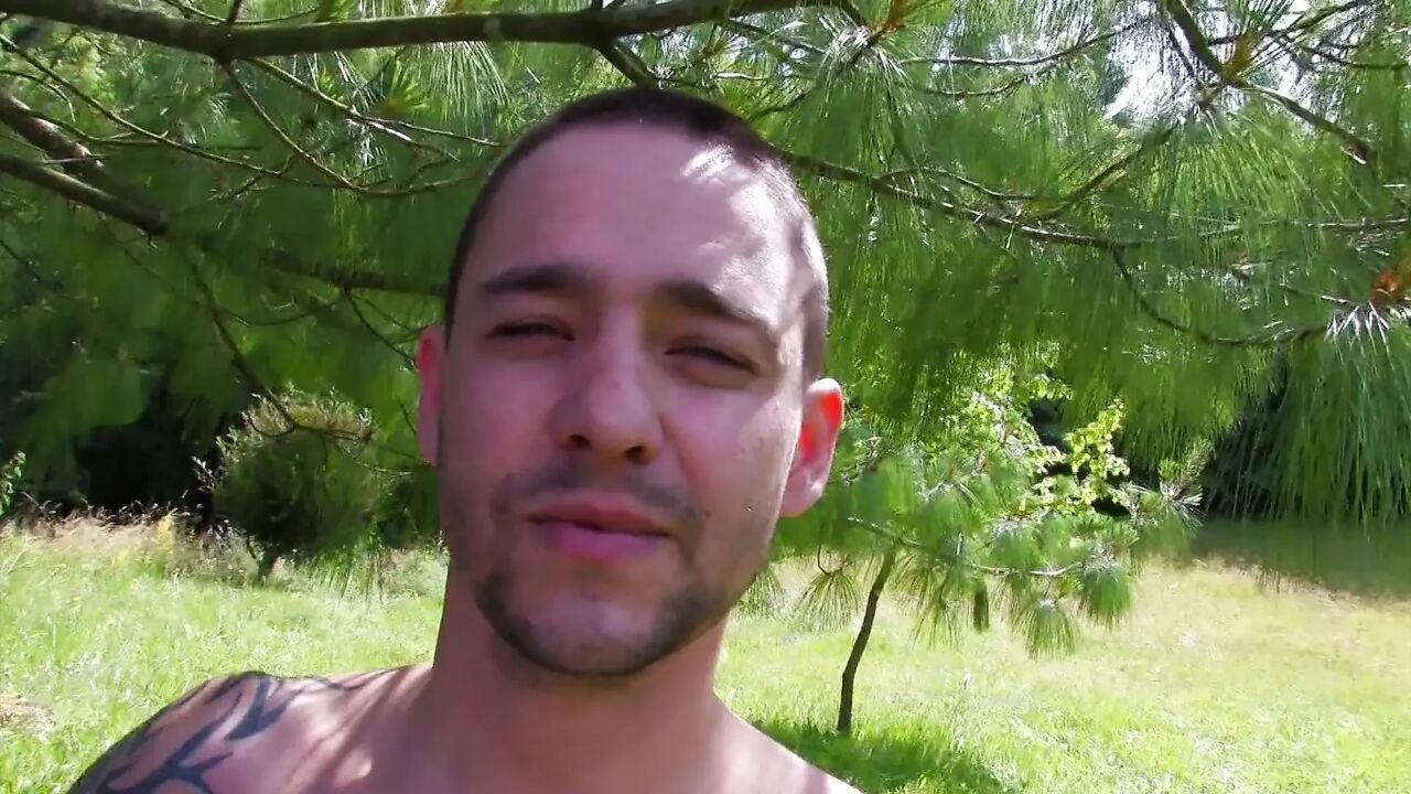 Outdoor anal fuck with horny brunette who likes to be filmed
