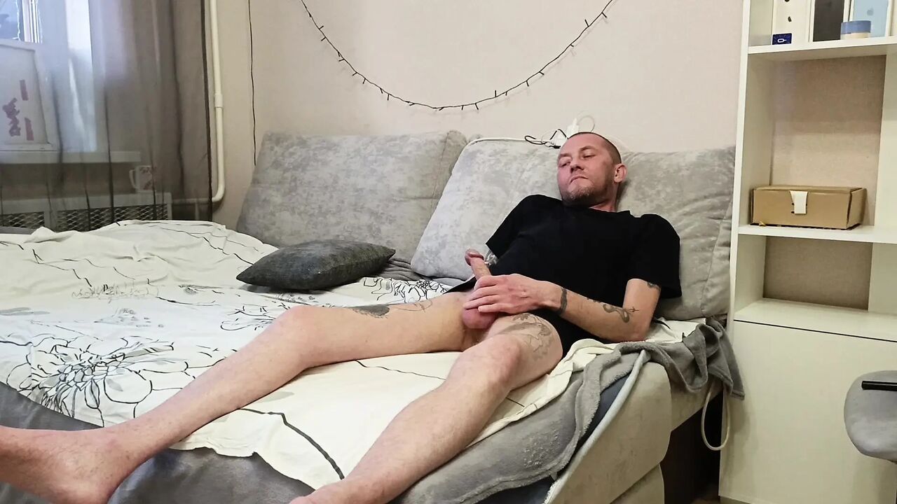 my hand job ended with a deep blowjob from my stepmom with swallowing cum