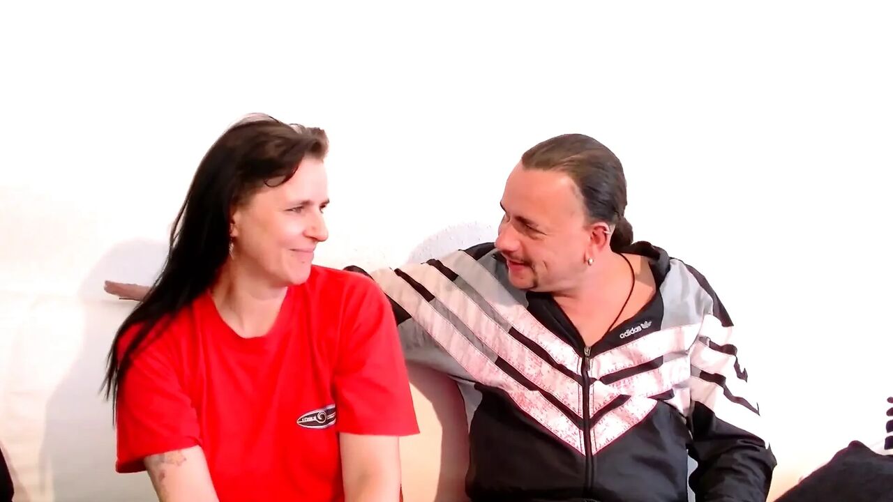 Steffi would like a threesome