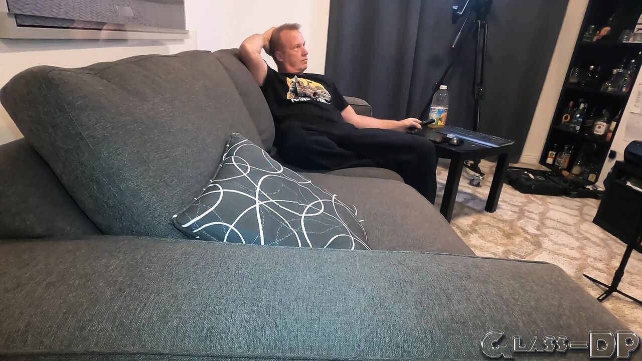 Cock hungry slut loves the taste of cum