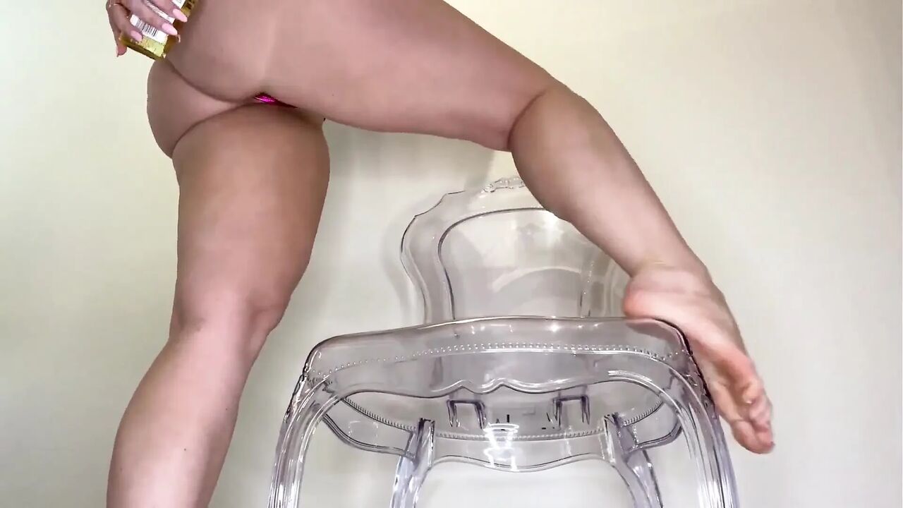 Baby Oil Covered Big Ass Shaking Tease