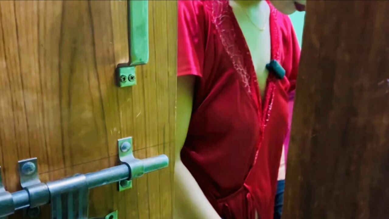 When my sexy Bowdhi changes her clothes and i secretly watch to fuck her