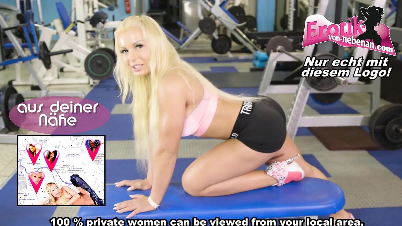 Pornstar fucked by user at Venus Messe Berlin