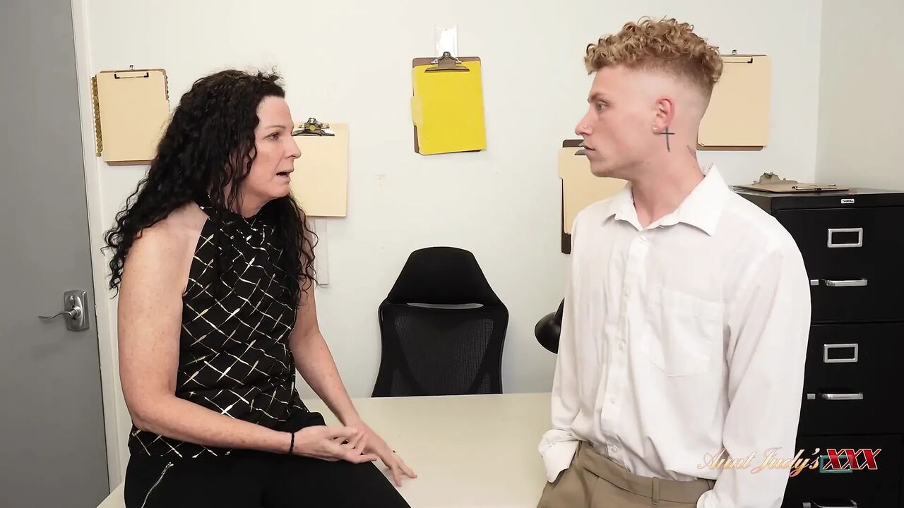 AuntJudysXXX - Tall Mature Office MILF Beth Mckenna Fucks the Intern