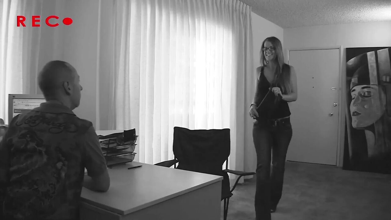 Wannabe young secretary fucked by boss