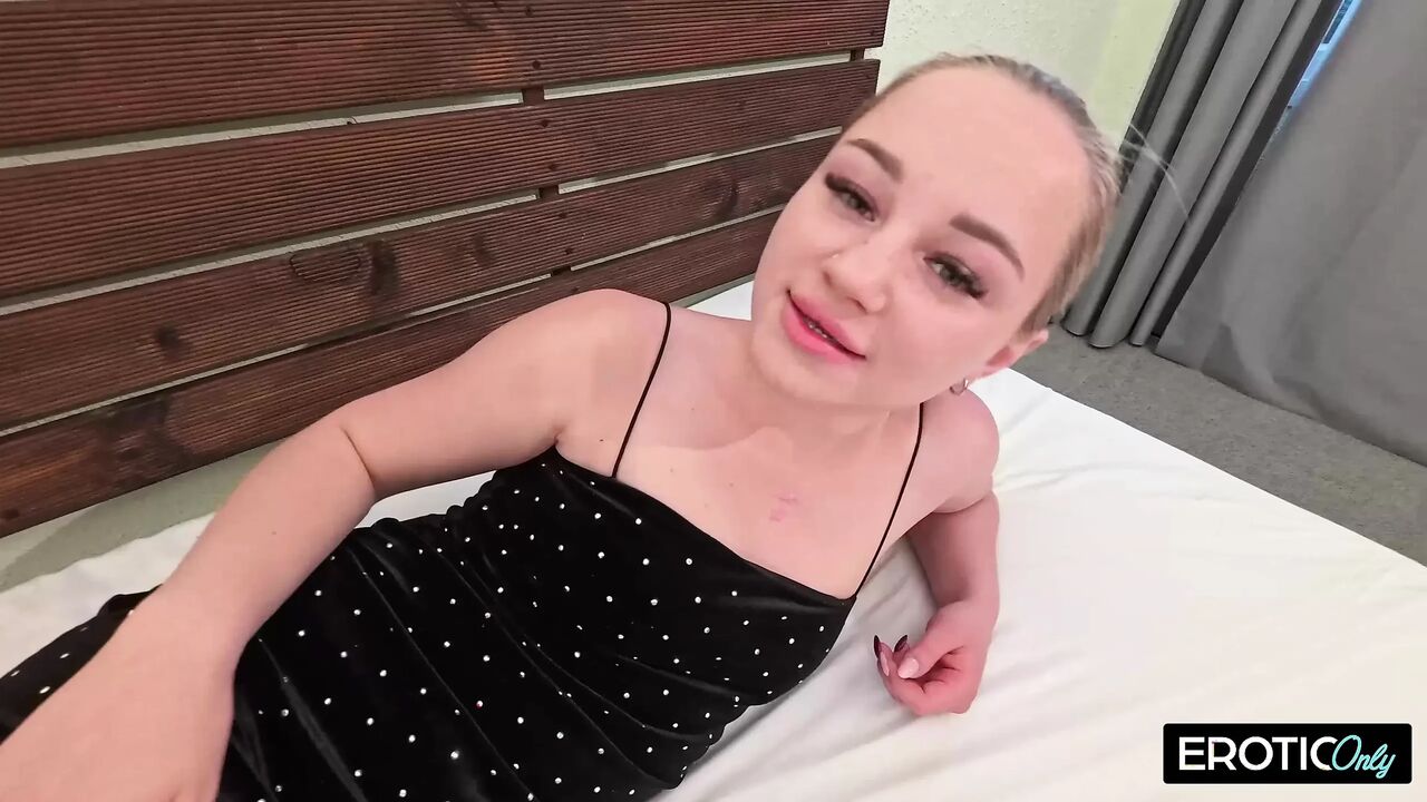 Naughty German Babe Can’t Stop Playing with Her Toy Until She Shakes with Pleasure