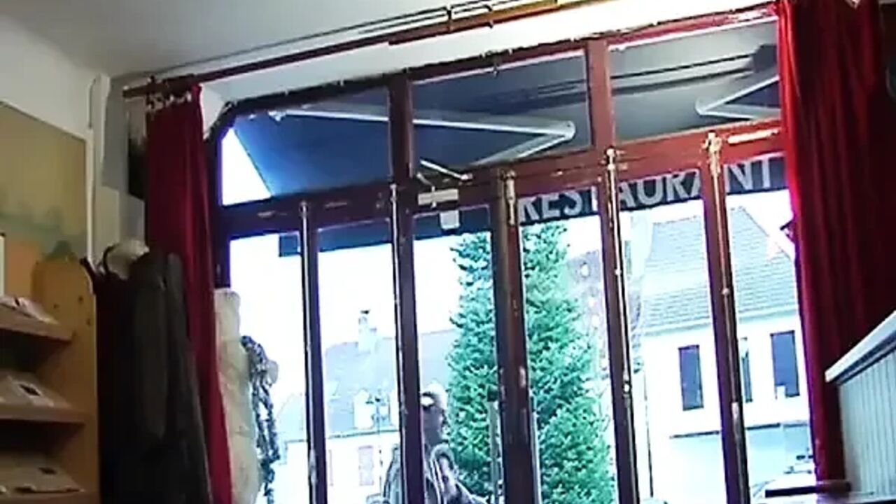 French Waitress Anal Penetrated After Her Work