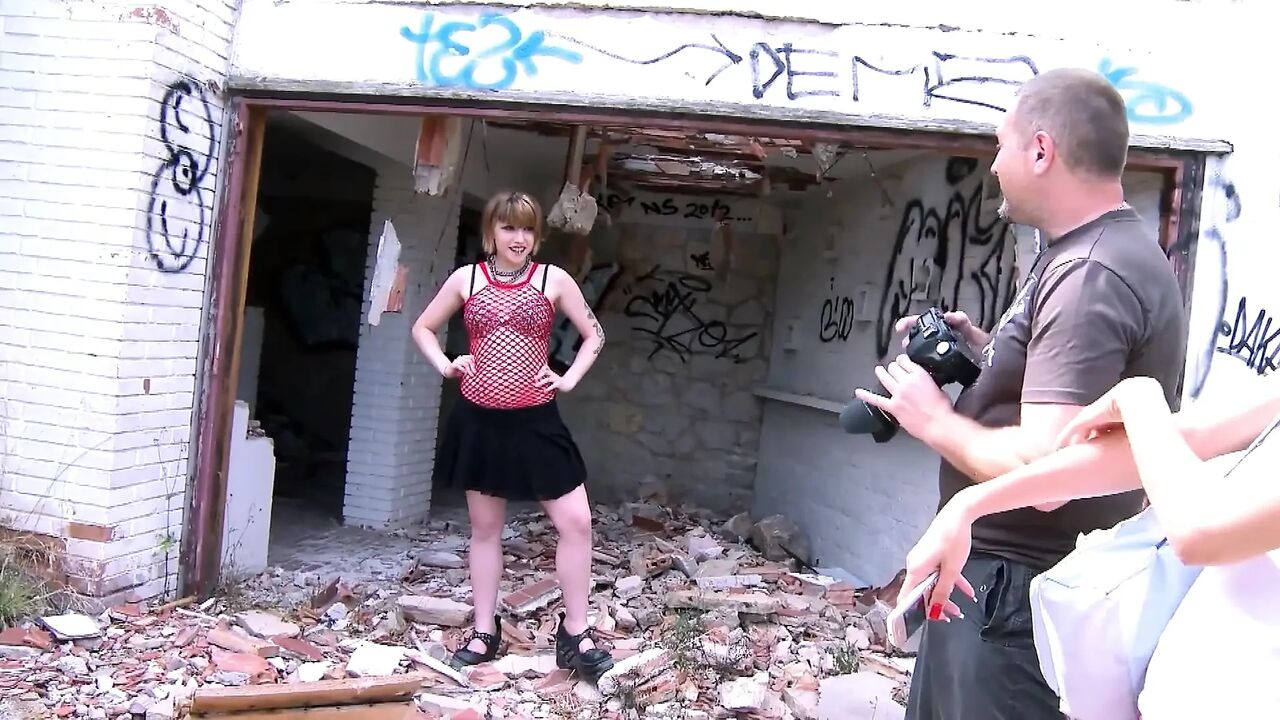 Ruins Sluts Wild Outdoor Blowbang