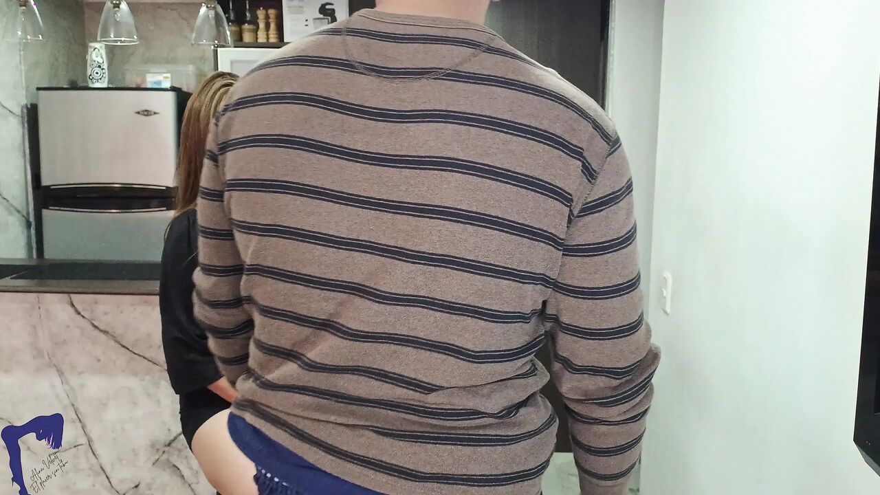 Latina MILF Cheating with Plumber Enjoys Deep Blowjob and Gets Cum in Her Mouth