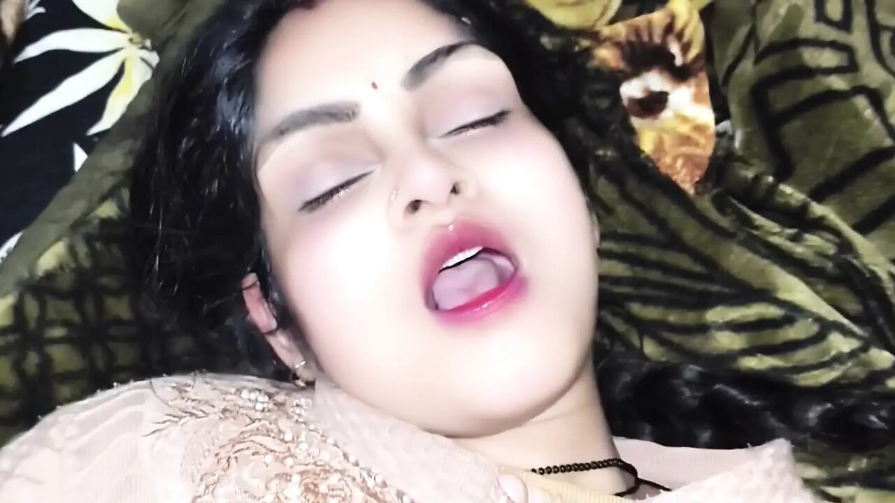 Closeup hard fucking sex video of Indian hot girl janvibhabhi