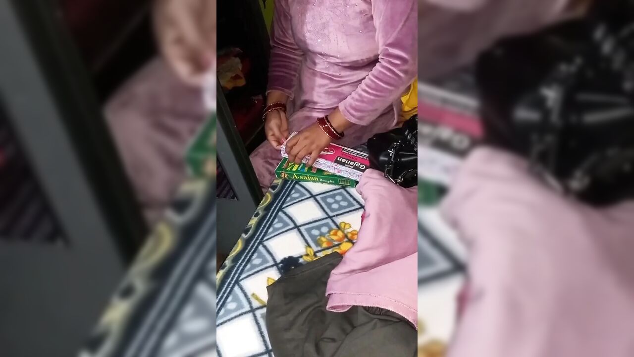Panjabi Bhabhi Having Change Her Dress.