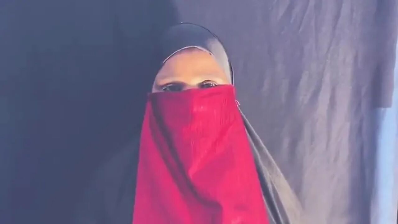 Desi Hijab Big Milk Sales Girl Leashed