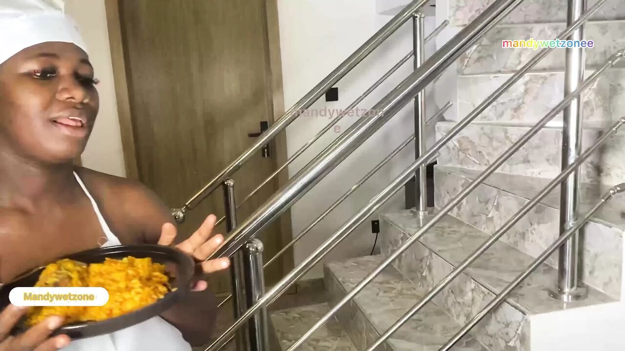My Chef Brought My Lunch but I Insisted She Serve Me Her Wet Pussy First for Apitizer