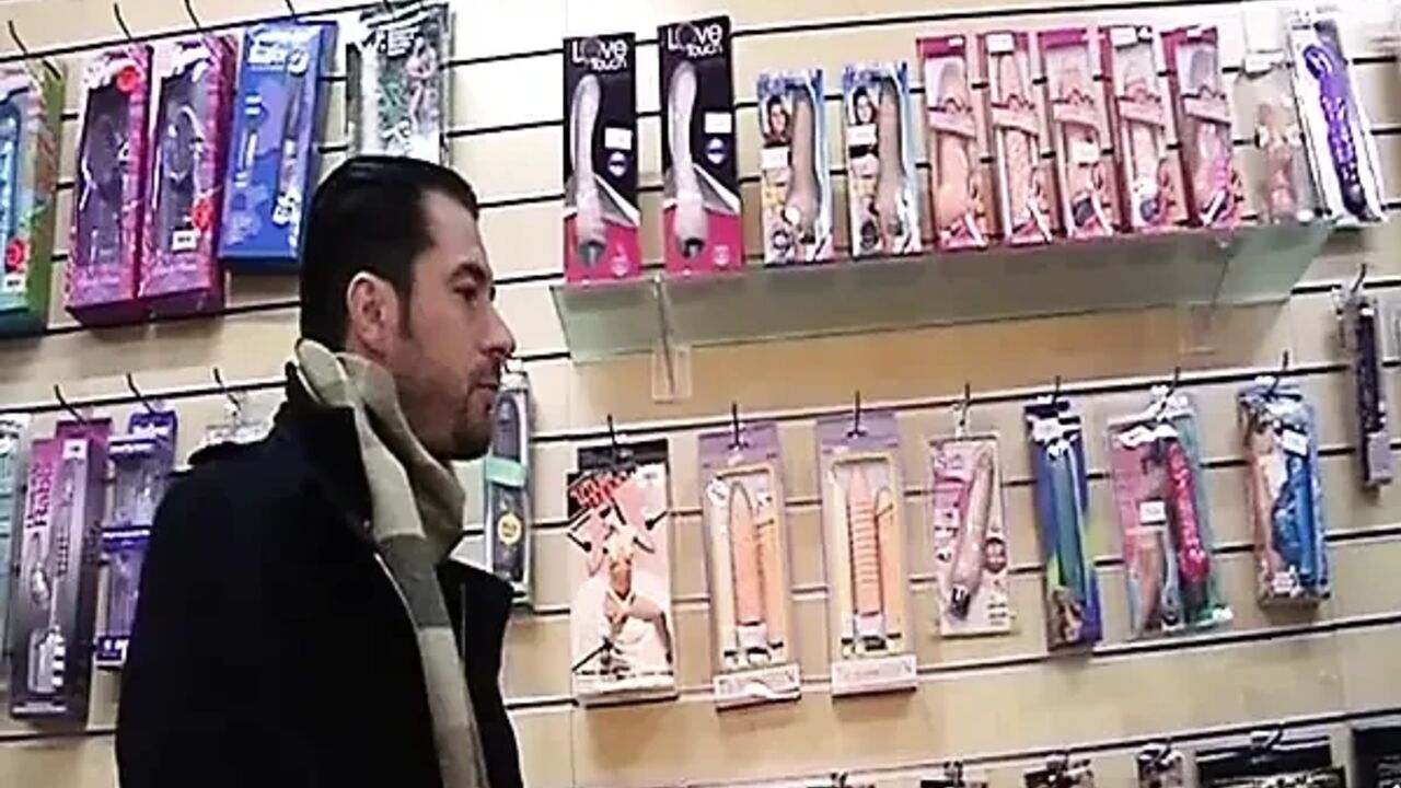 This Amateur French Babe Is Doing Everything She Can to Make Him Cum