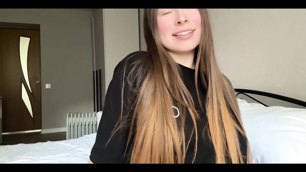 Cutie in Black T-shirt Fingers Her Pussy and Cums