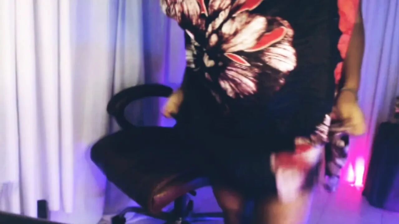 Nude Show with Pussy Play.