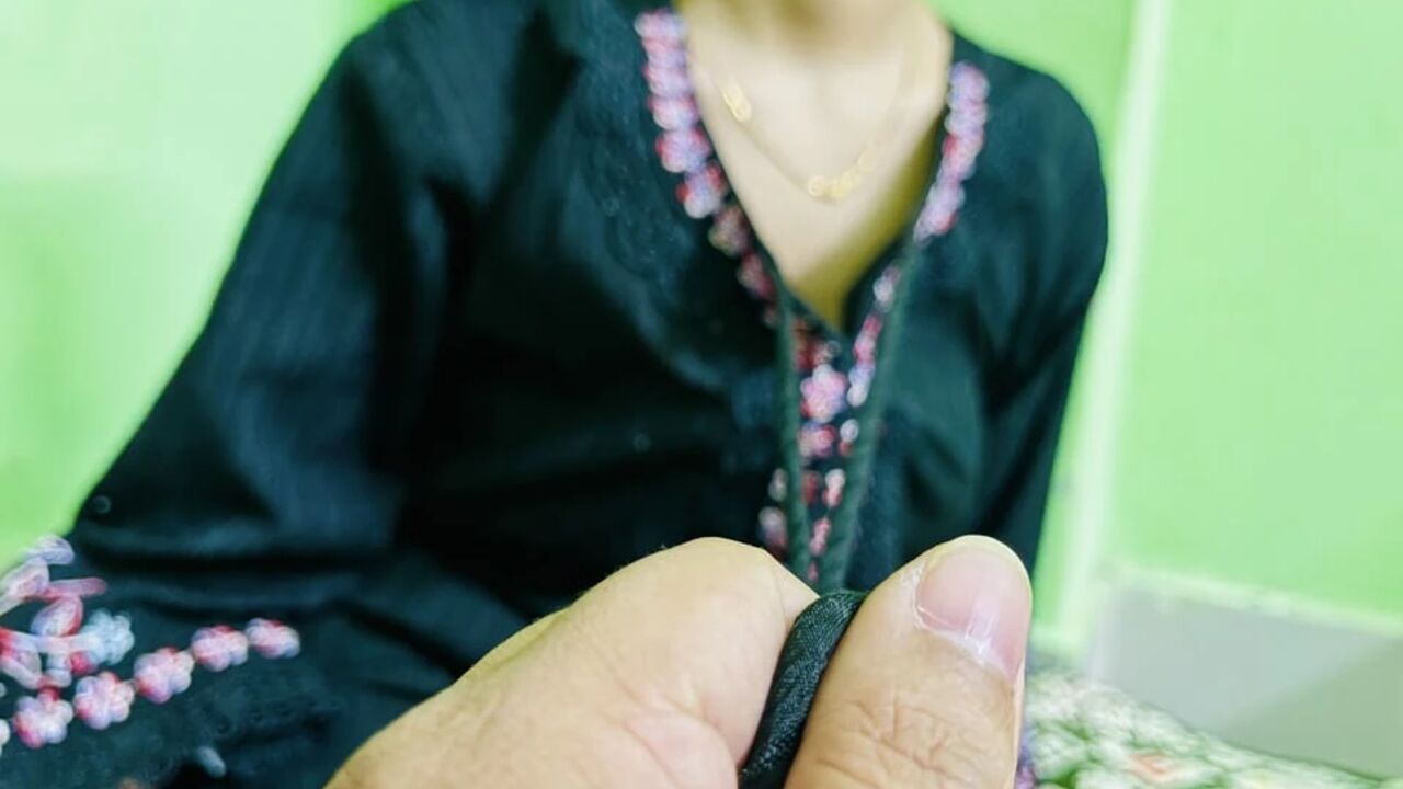 Desi Bhabhi come to my room at midnight for a batter feel