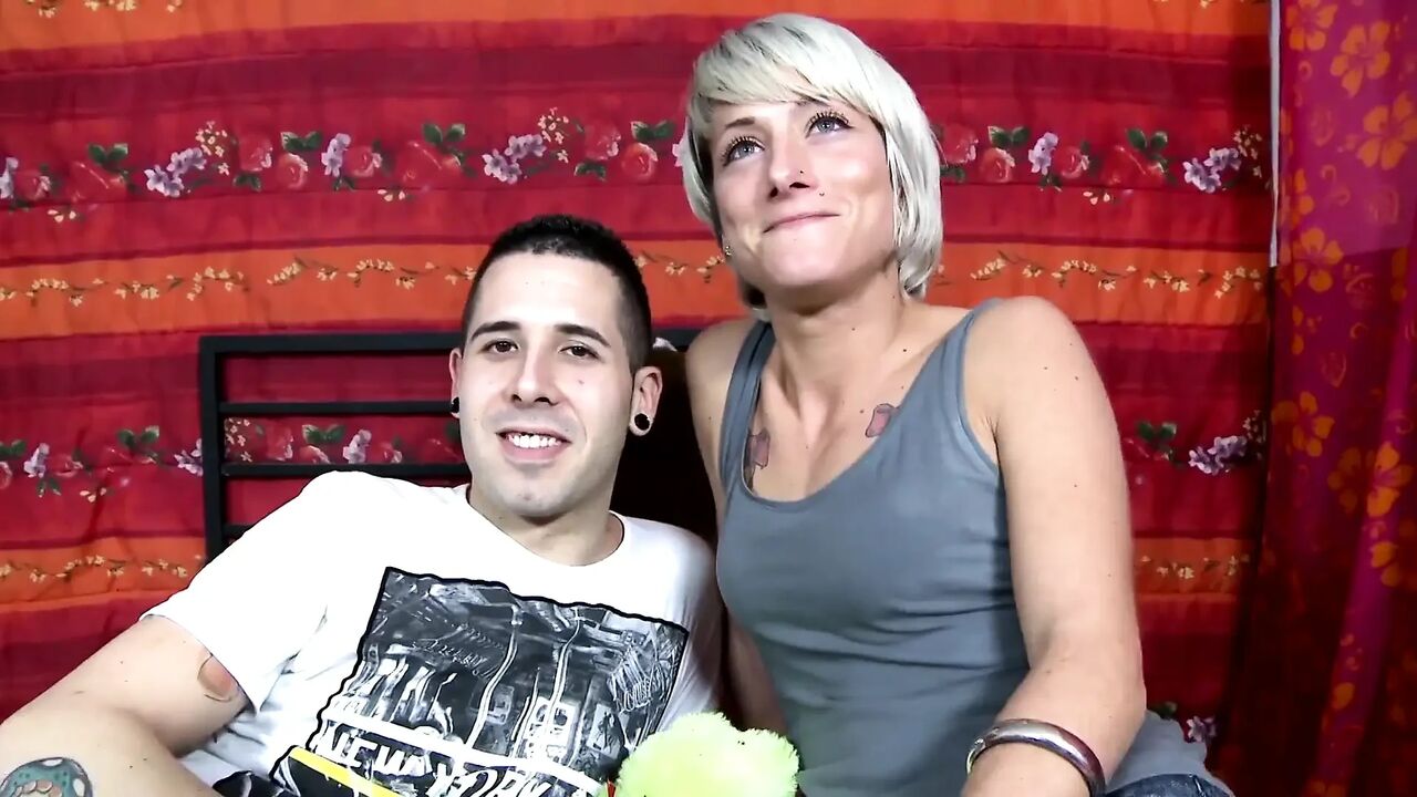 Blonde just wants to get ass fucked