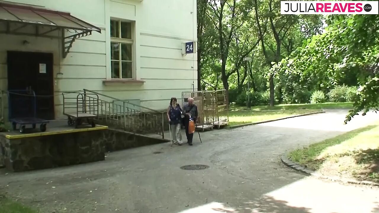 I fucked the old woman in the park and she sucked my cock