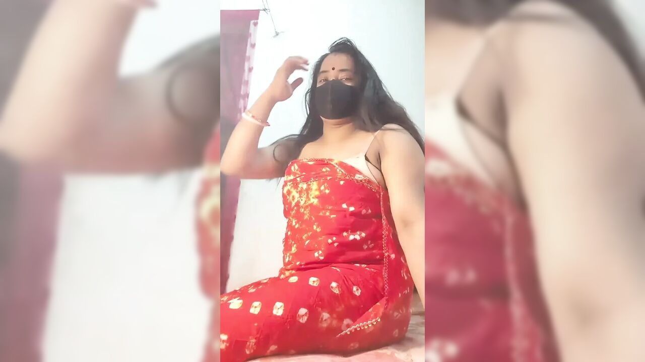 Desi sexy boudi fingering hardly and she is satisfied