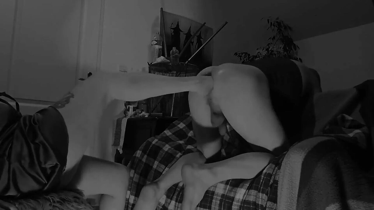 Mistress Tatianal Foot Fisting Femdom