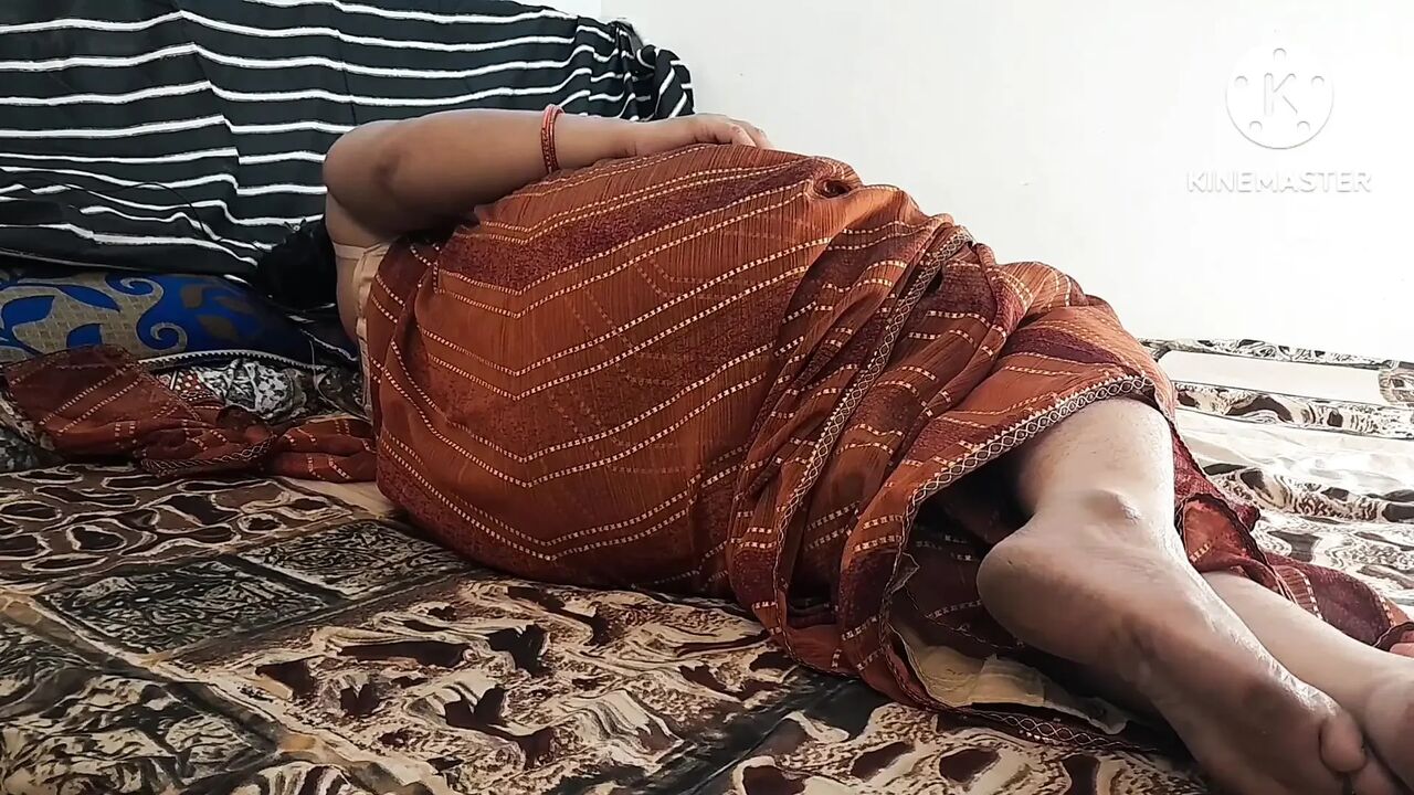 Neighbor Bhabhi came home on Diwali and got fucked and left in Hindi audio