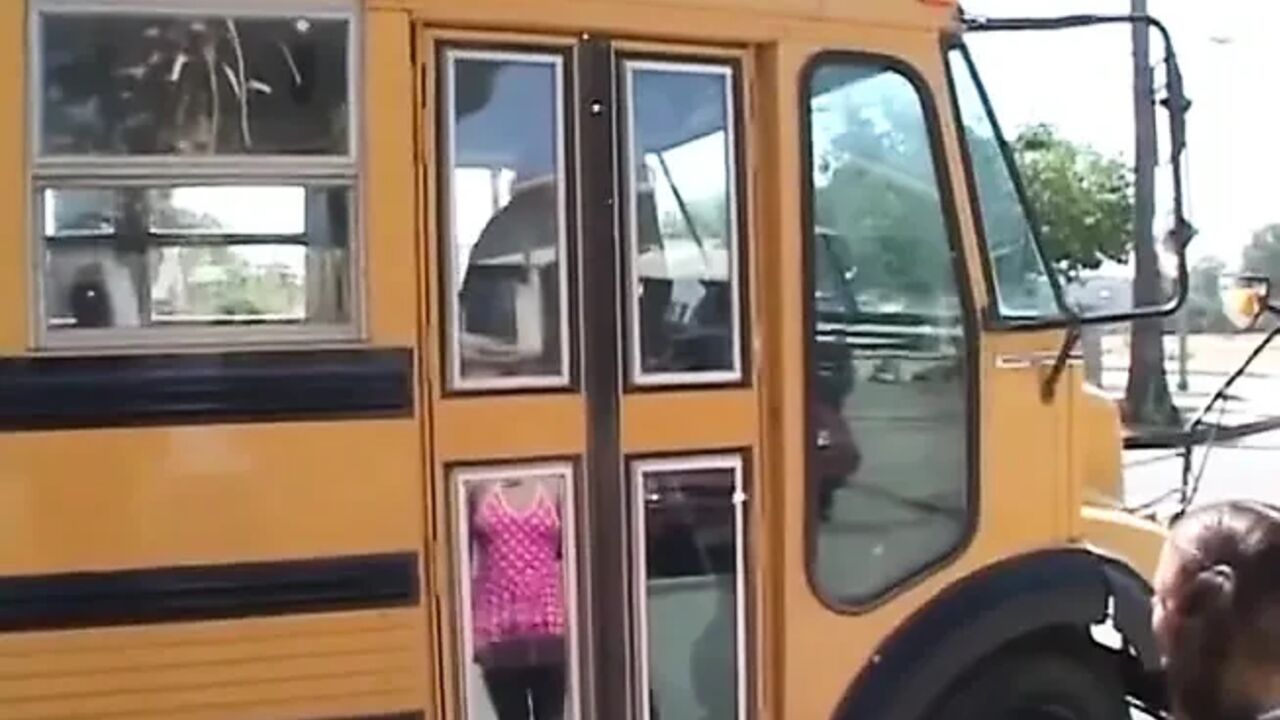 The driver fucks me in the bus