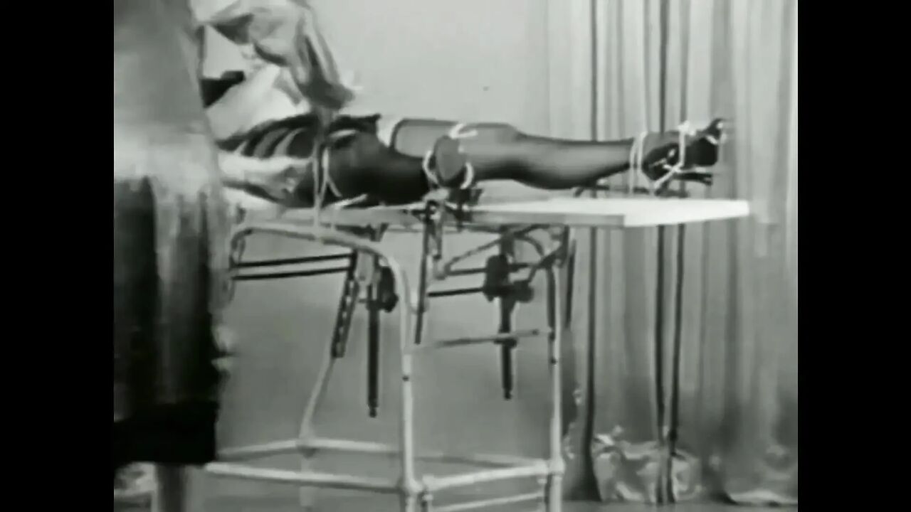 The Girls Tie Themselves up