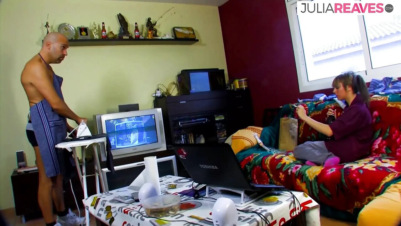 Babe gets mouth cumshot after getting hard fuck with a condom on