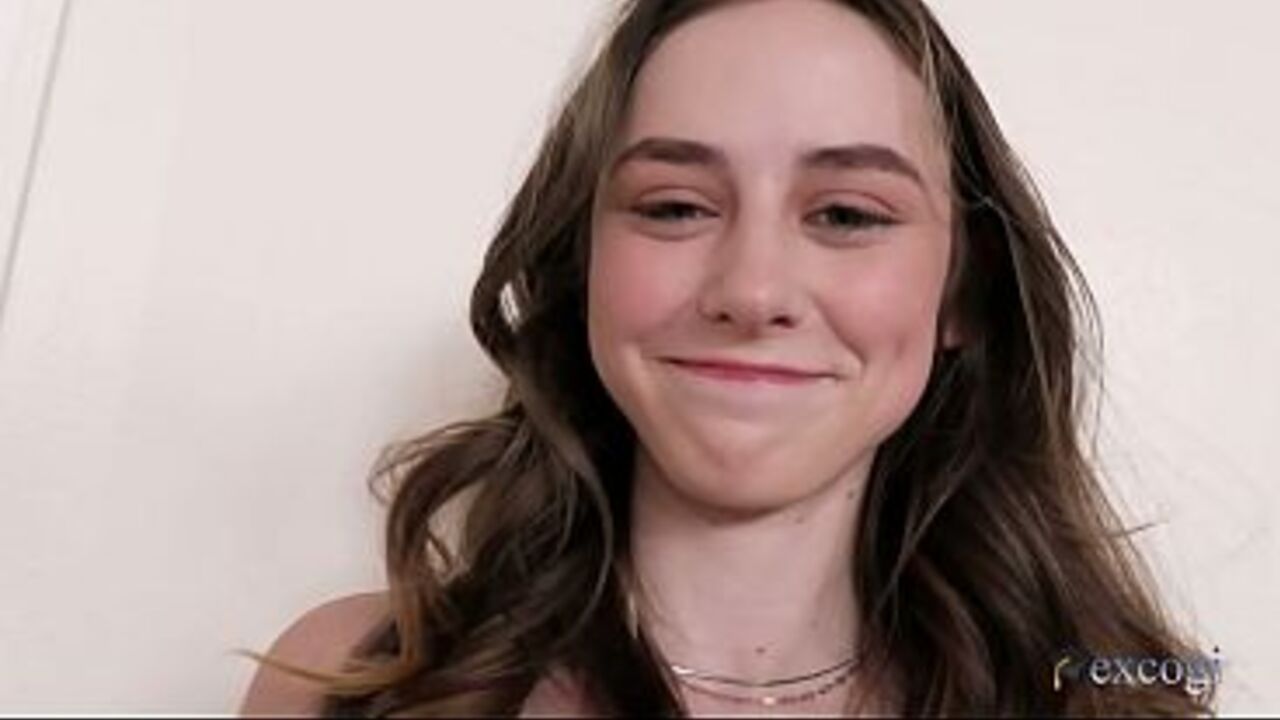 Tiny And Shy Newbie Daisy Tries Her First Porn
