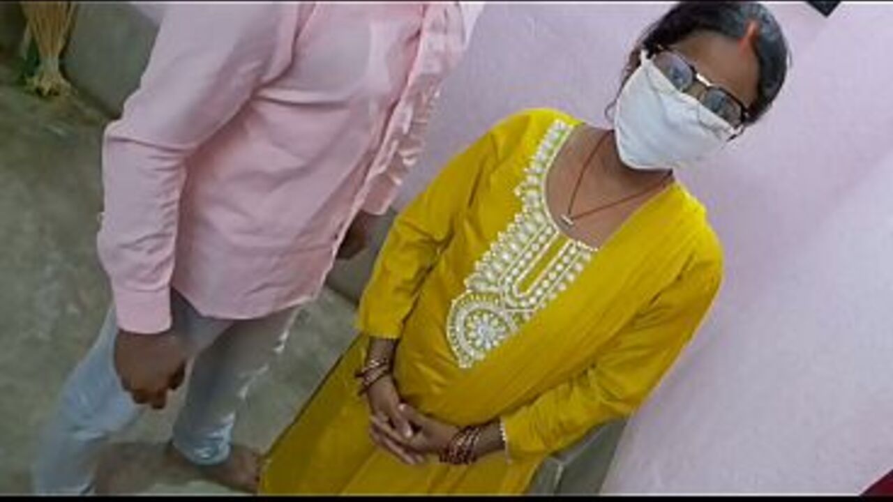 desi bhabi suck devar's dick & check anyone come or not