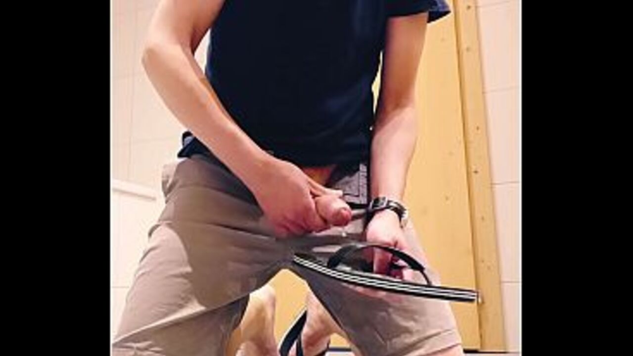 Cum on my havaianas