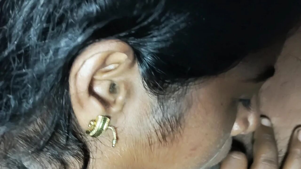 Desi village ki bhabhi ki magnum se bhabhi ki HousWife at home(Bengali Audio)