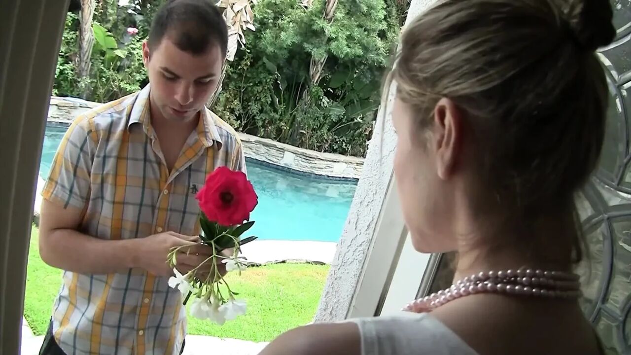 Blonde Milf Velicity Von, Rims & Gets Rimmed In Analingus Sex Session