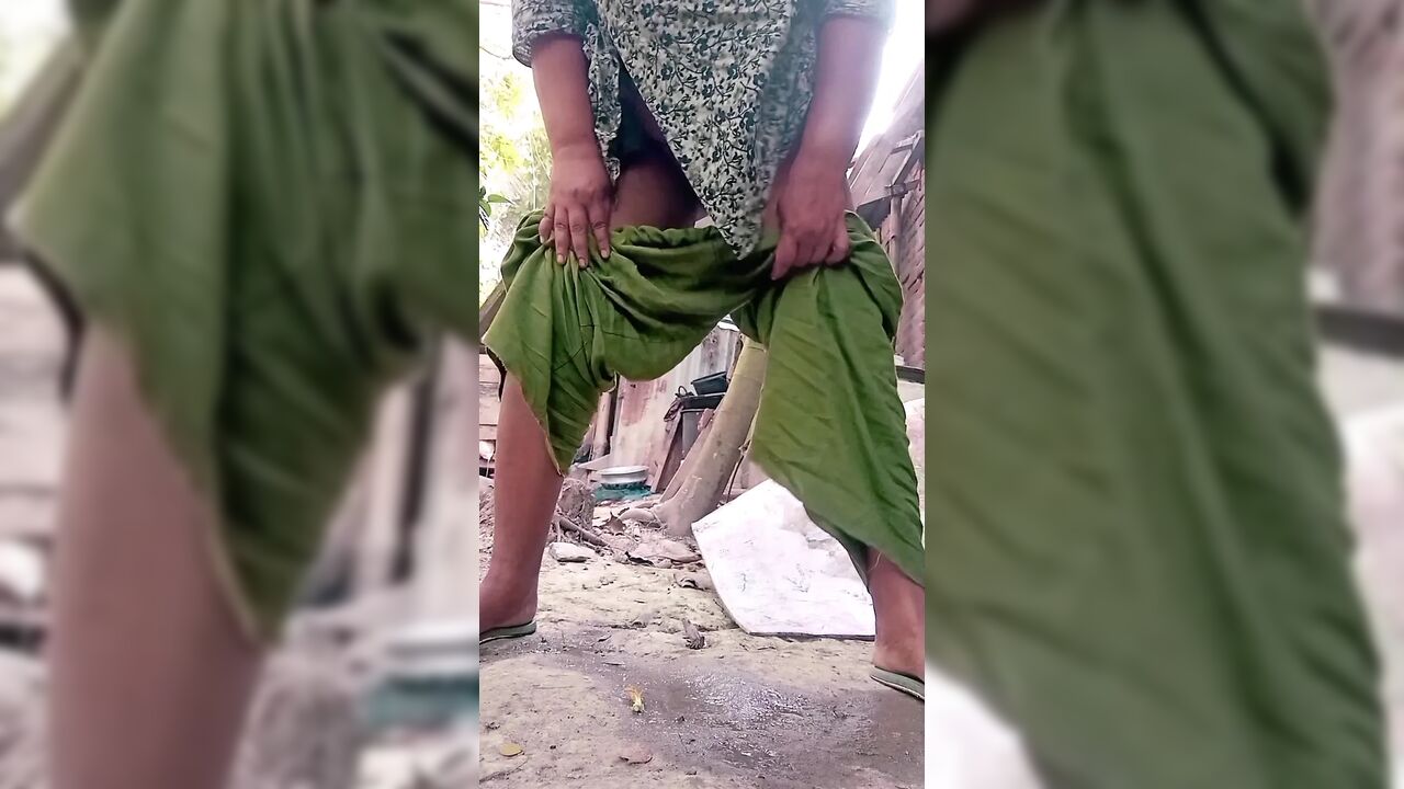 Kobita bhabi is very sexy. Out side show pussy.